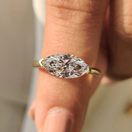 East To West Marquise Ring With Solitaire Style