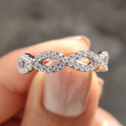 Round Cut Twisted Wedding Band