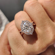 Vintage Engagement Ring In Oval Cut Moissanite